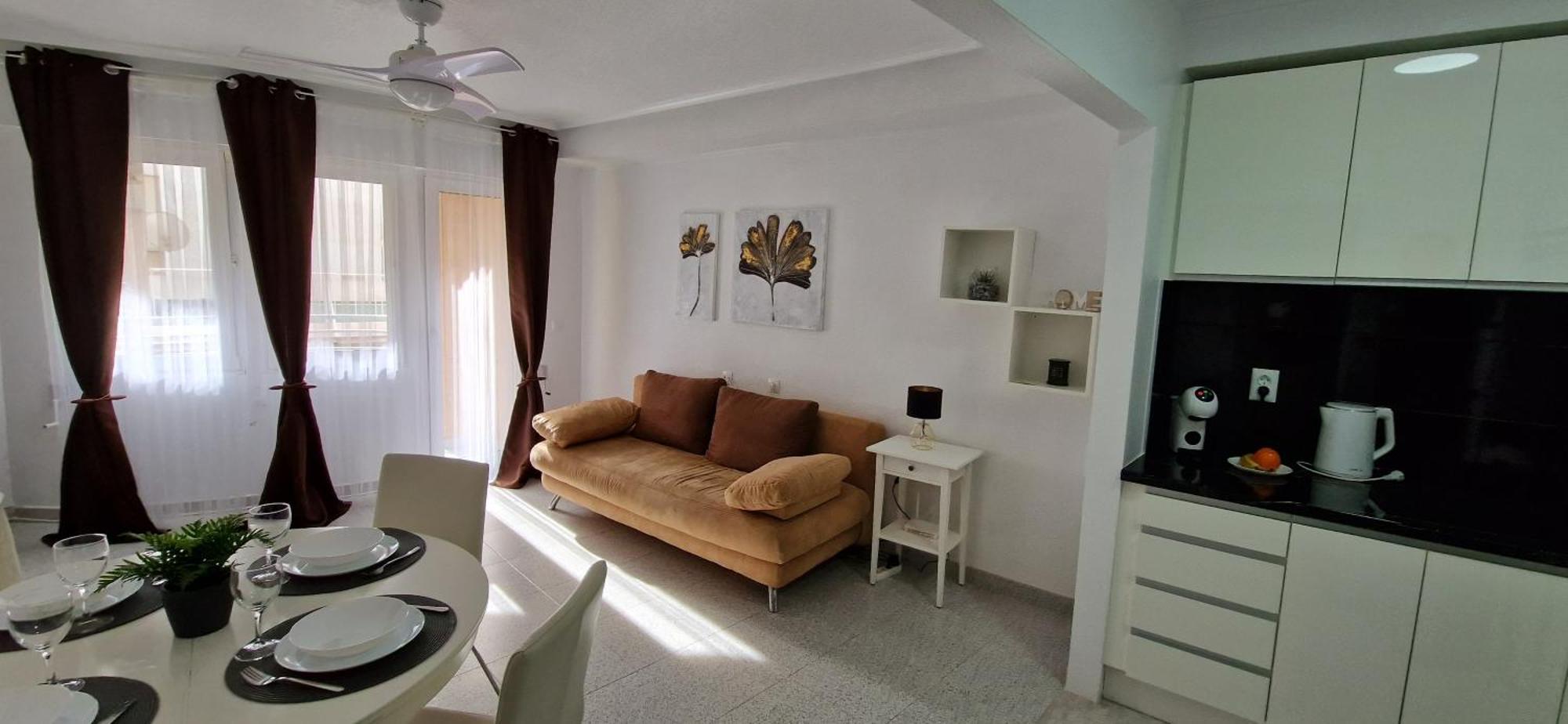 Apartments On The Beach In Торевиеха Екстериор снимка